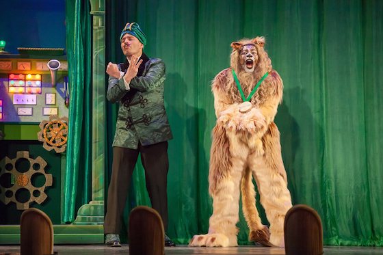 The Children S Theatre Of Cincinnati S The Wizard Of Oz Shines
